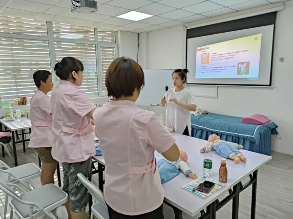 白小白家政学员风采 22