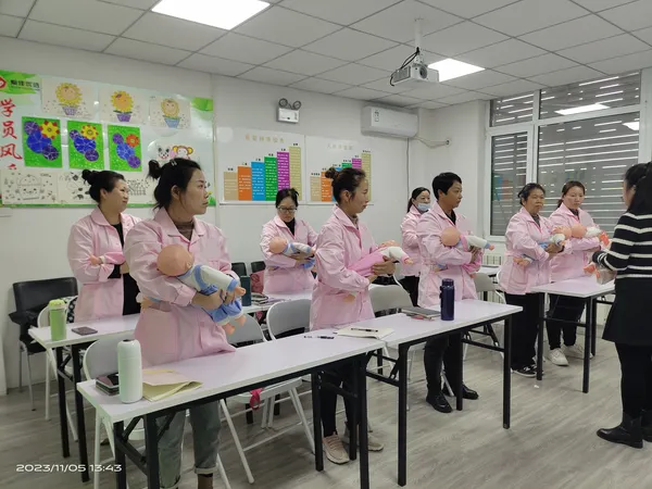 白小白家政学员风采 56