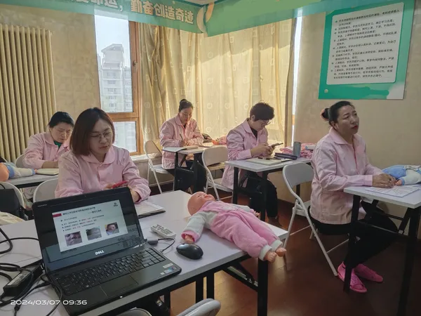 白小白家政学员风采 65