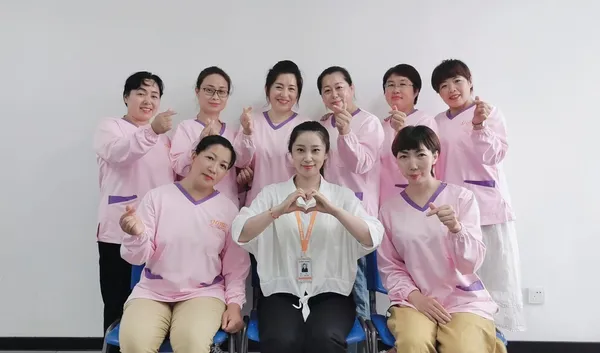 白小白家政学员风采 245
