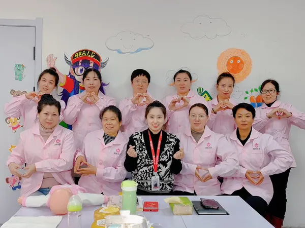 白小白家政学员风采 258